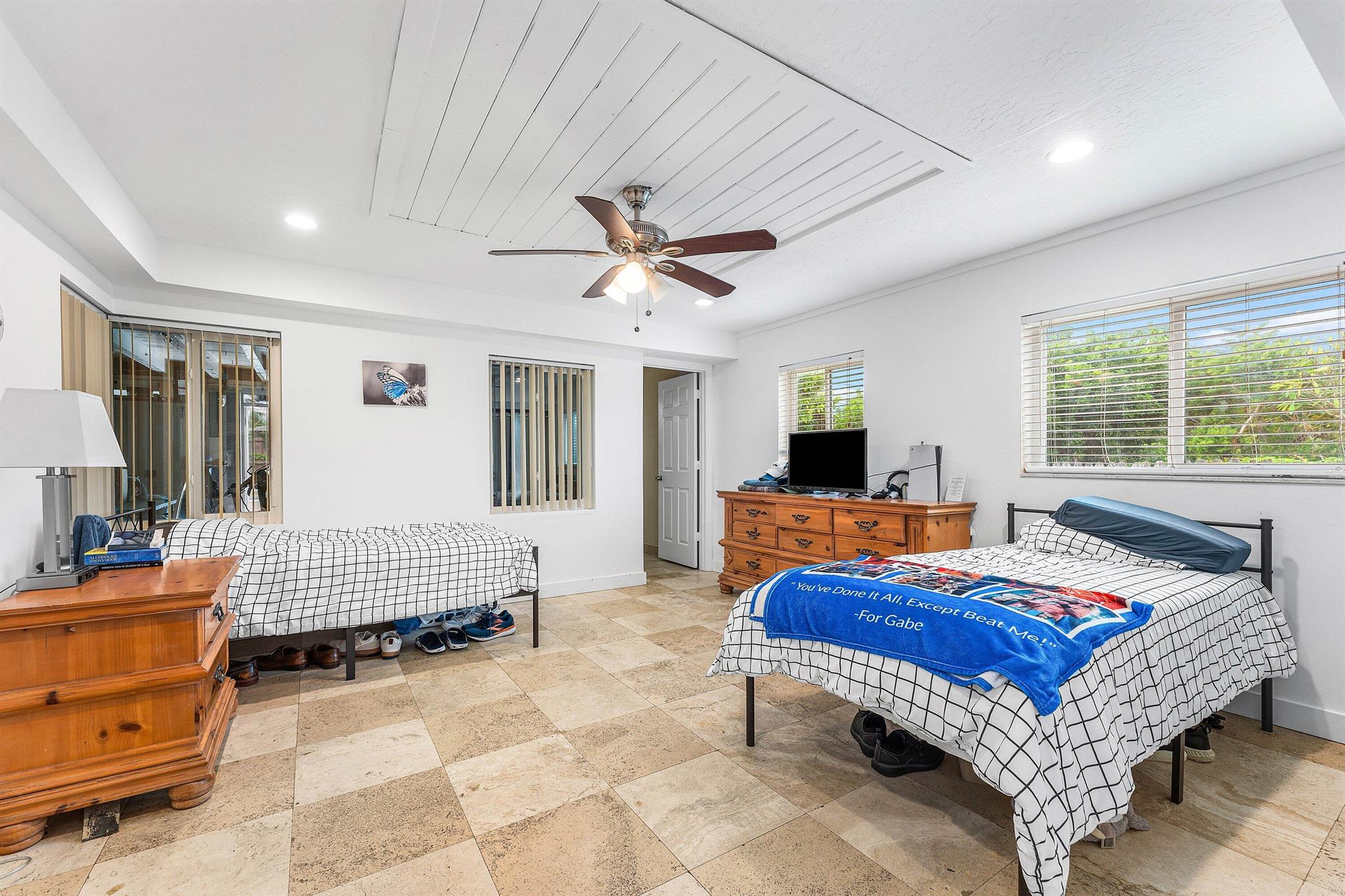 S/D 28-45-43 - Residential