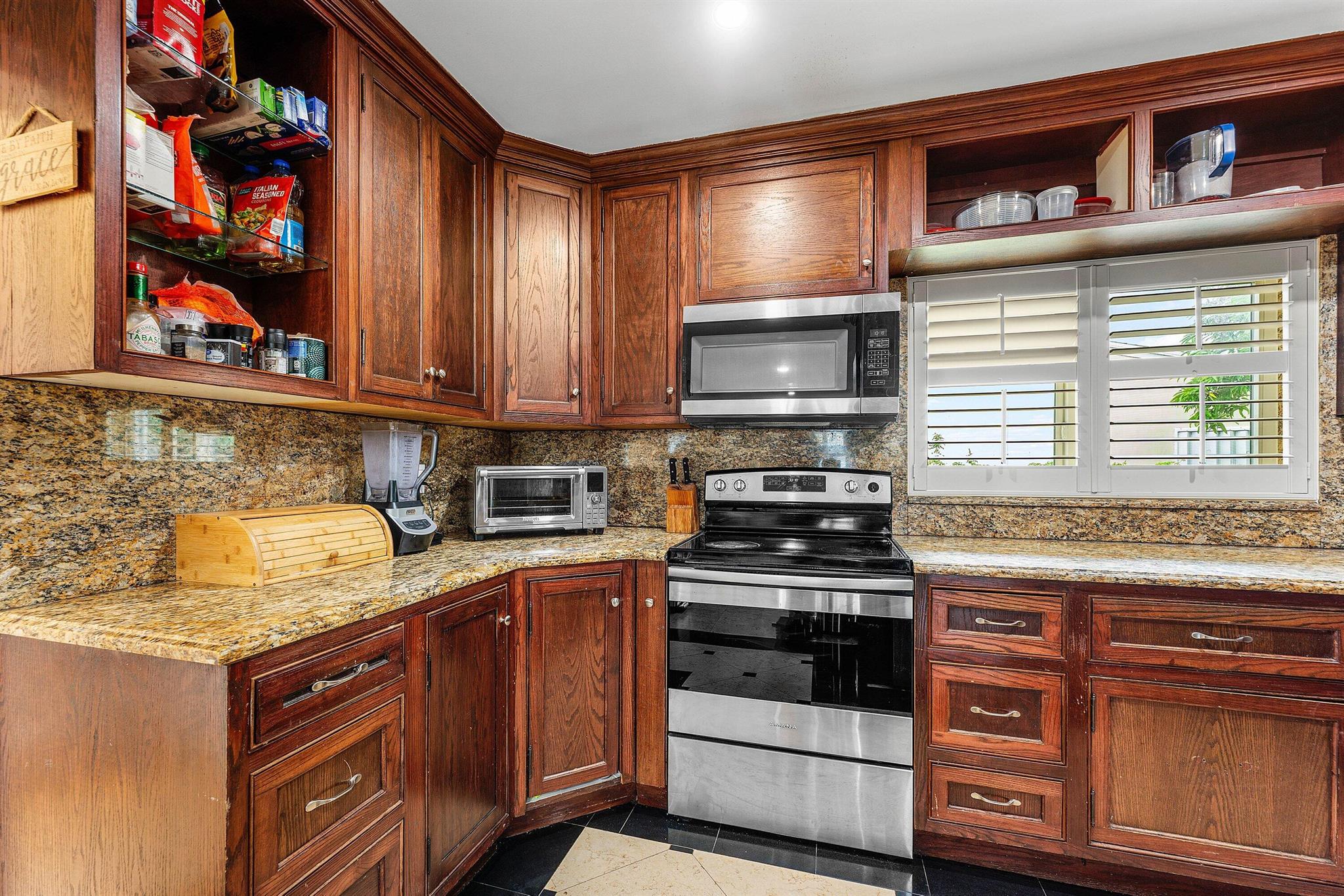 S/D 28-45-43 - Residential