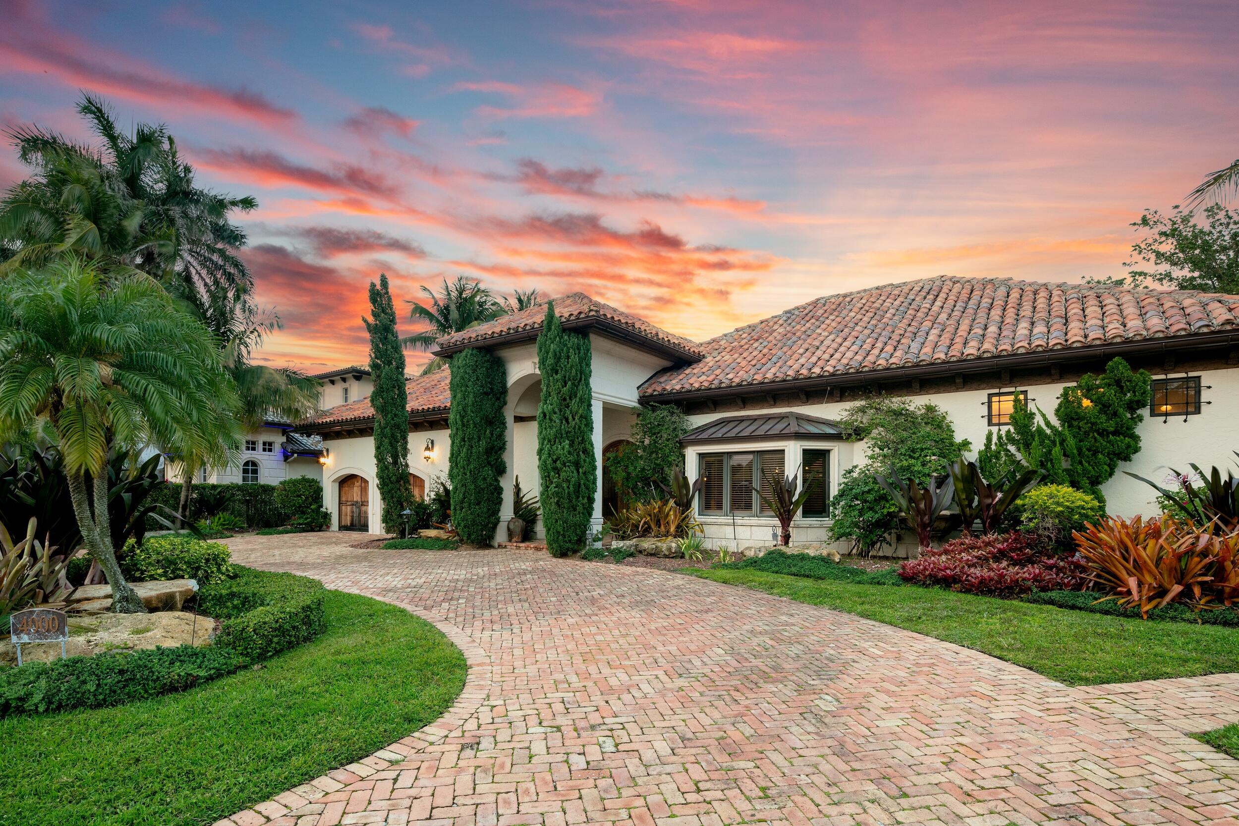 VENETIAN ISLES 2ND SEC - Residential