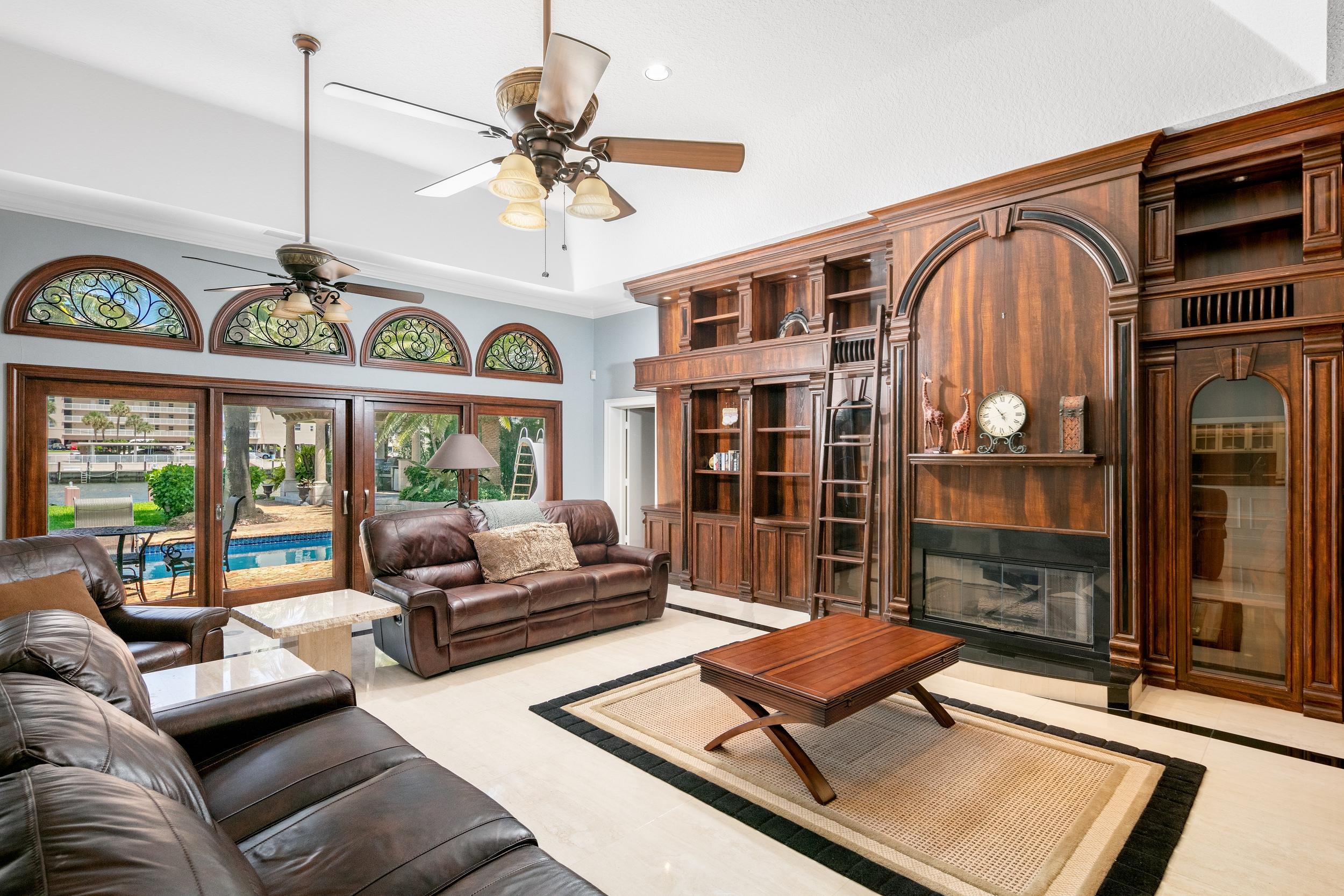 VENETIAN ISLES 2ND SEC - Residential