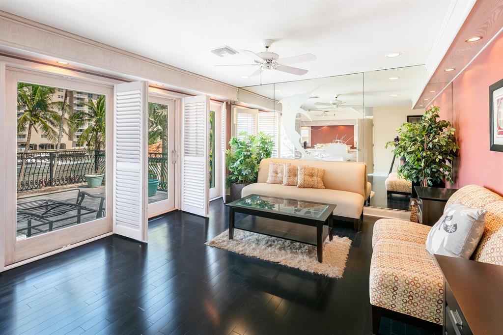 VENETIAN ISLES 2ND SEC - Residential