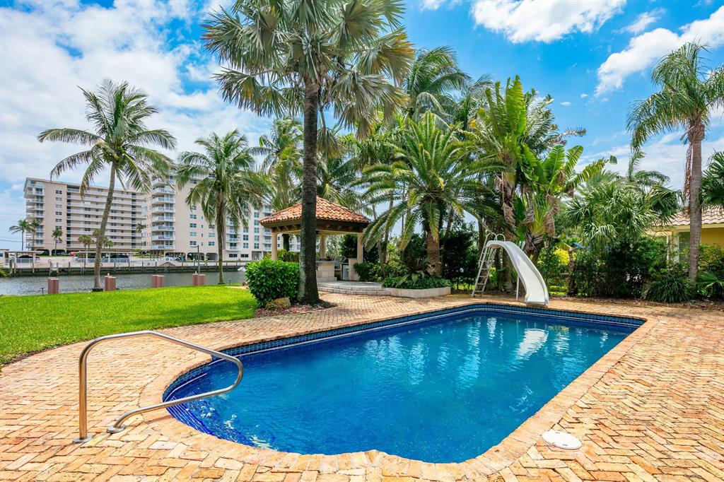 VENETIAN ISLES 2ND SEC - Residential