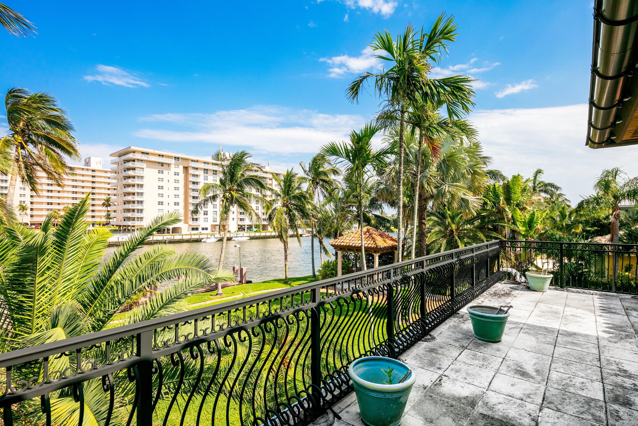 VENETIAN ISLES 2ND SEC - Residential