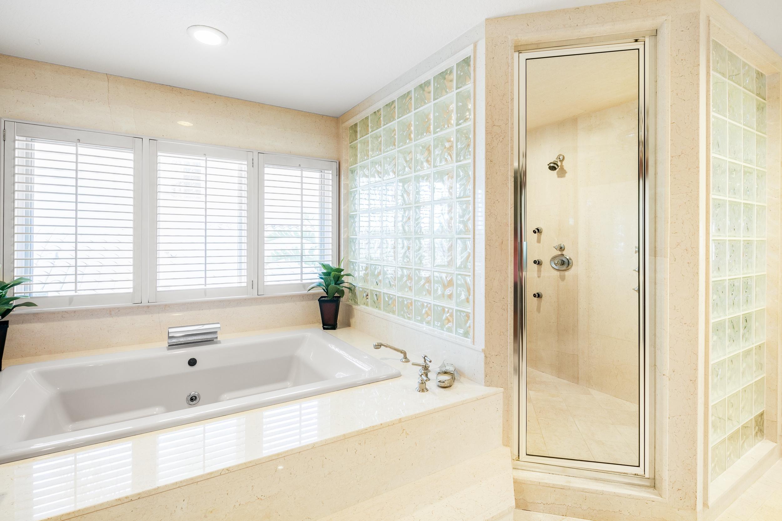 VENETIAN ISLES 2ND SEC - Residential