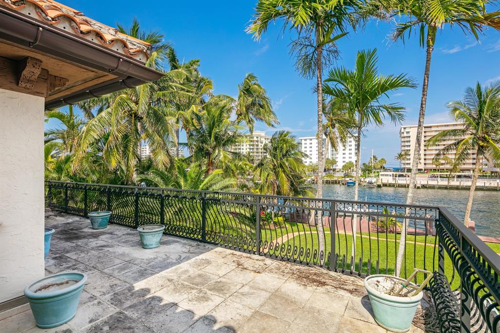 VENETIAN ISLES 2ND SEC - Residential