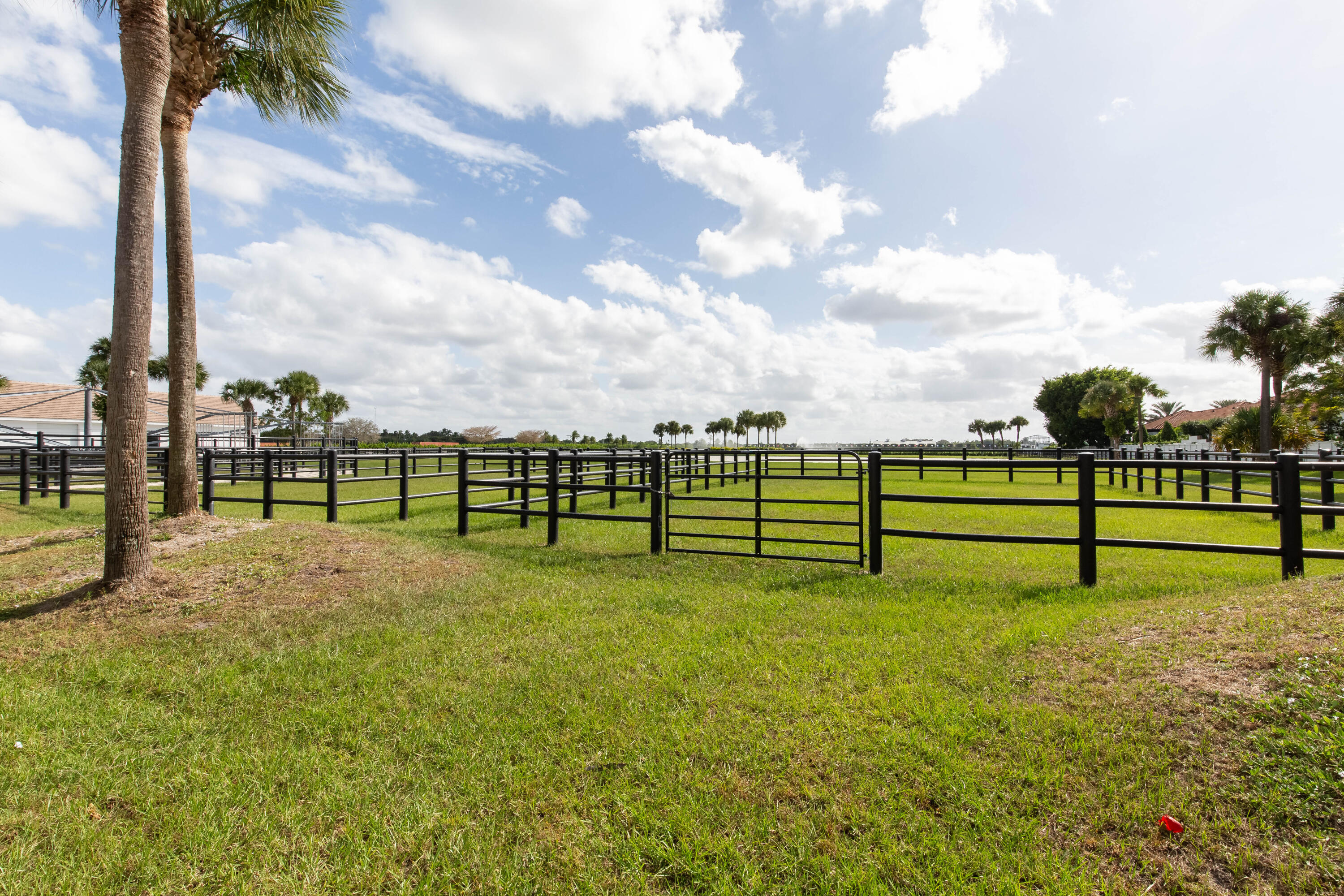 GREENBROOK EQUESTRIAN VILLAS - Residential