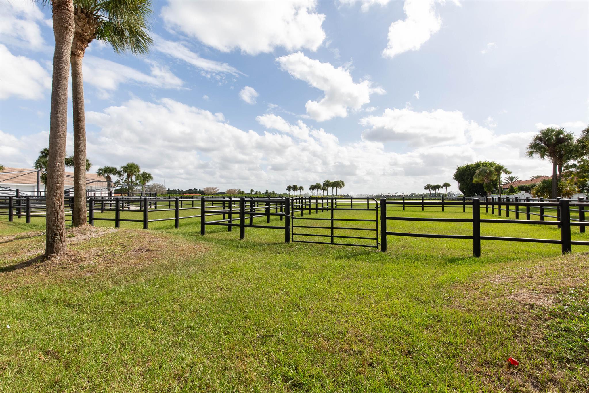 GREENBROOK EQUESTRIAN VIL - Residential