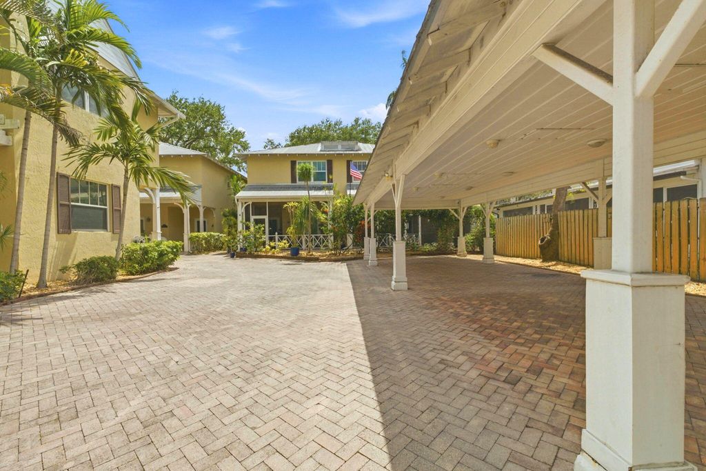 Photo of 1220 W Las Olas Boulevard #1220, Fort Lauderdale, FL 33312 (MLS # B26016801)