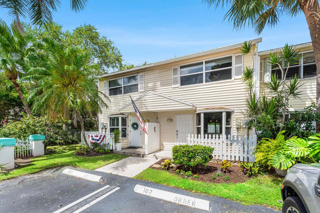 Photo of 2503 NE 15th Street #2503, Pompano Beach, FL 33062 (MLS # B26061811)