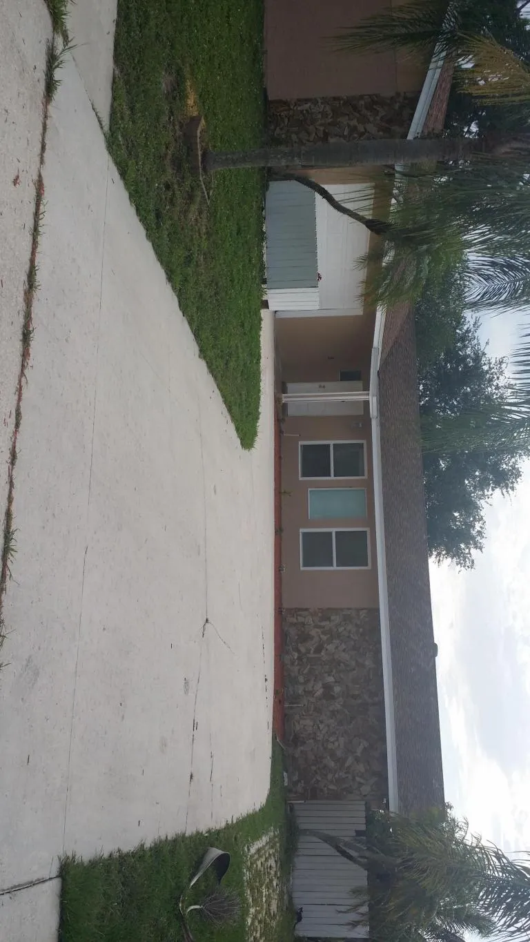 1234 Westchester Dr E  