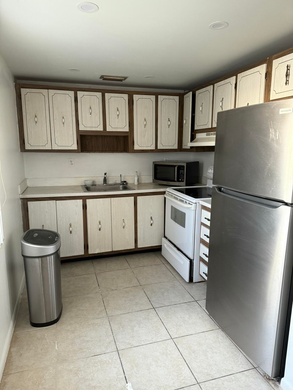 Photo of 468 Capri J Dr, Delray Beach, FL 33484 (MLS # R11168108)