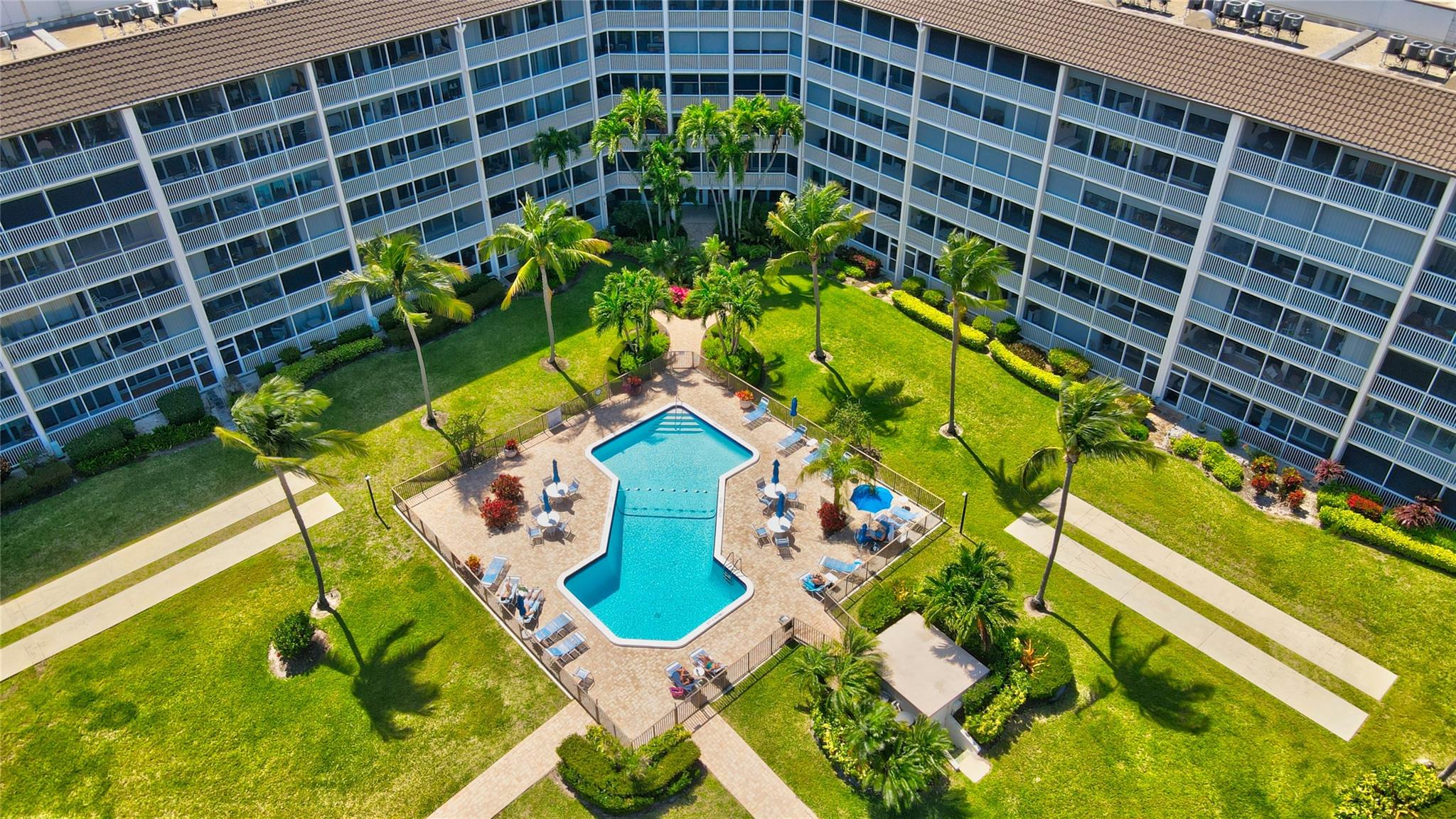 RIVER HOUSE TOWERS CONDO - Residential