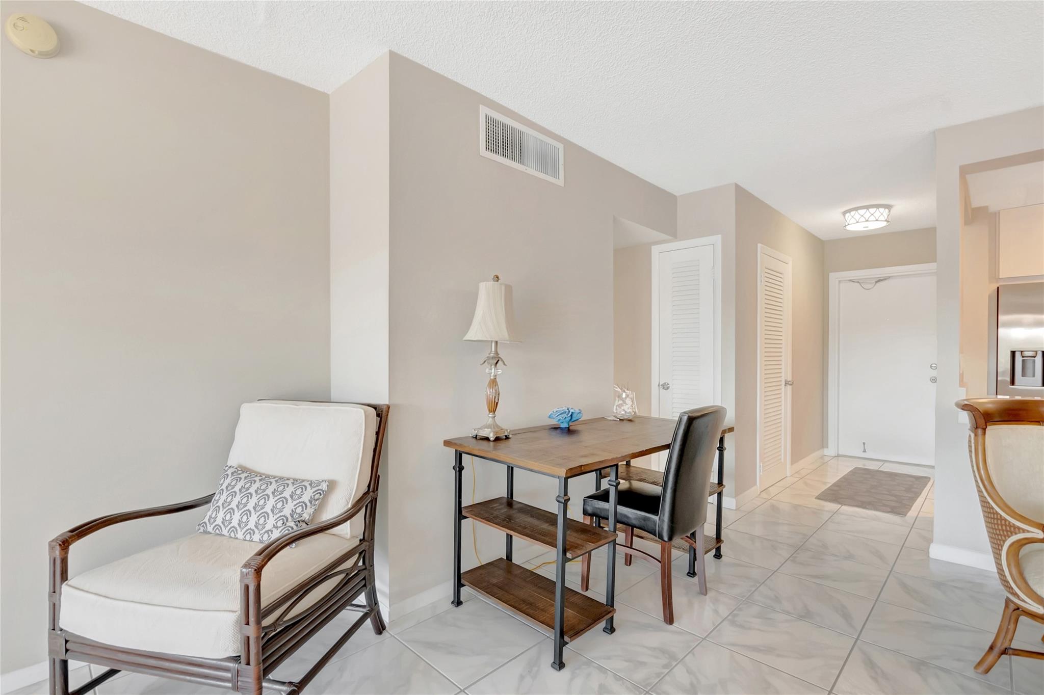 RIVER HOUSE TOWERS CONDO - Residential