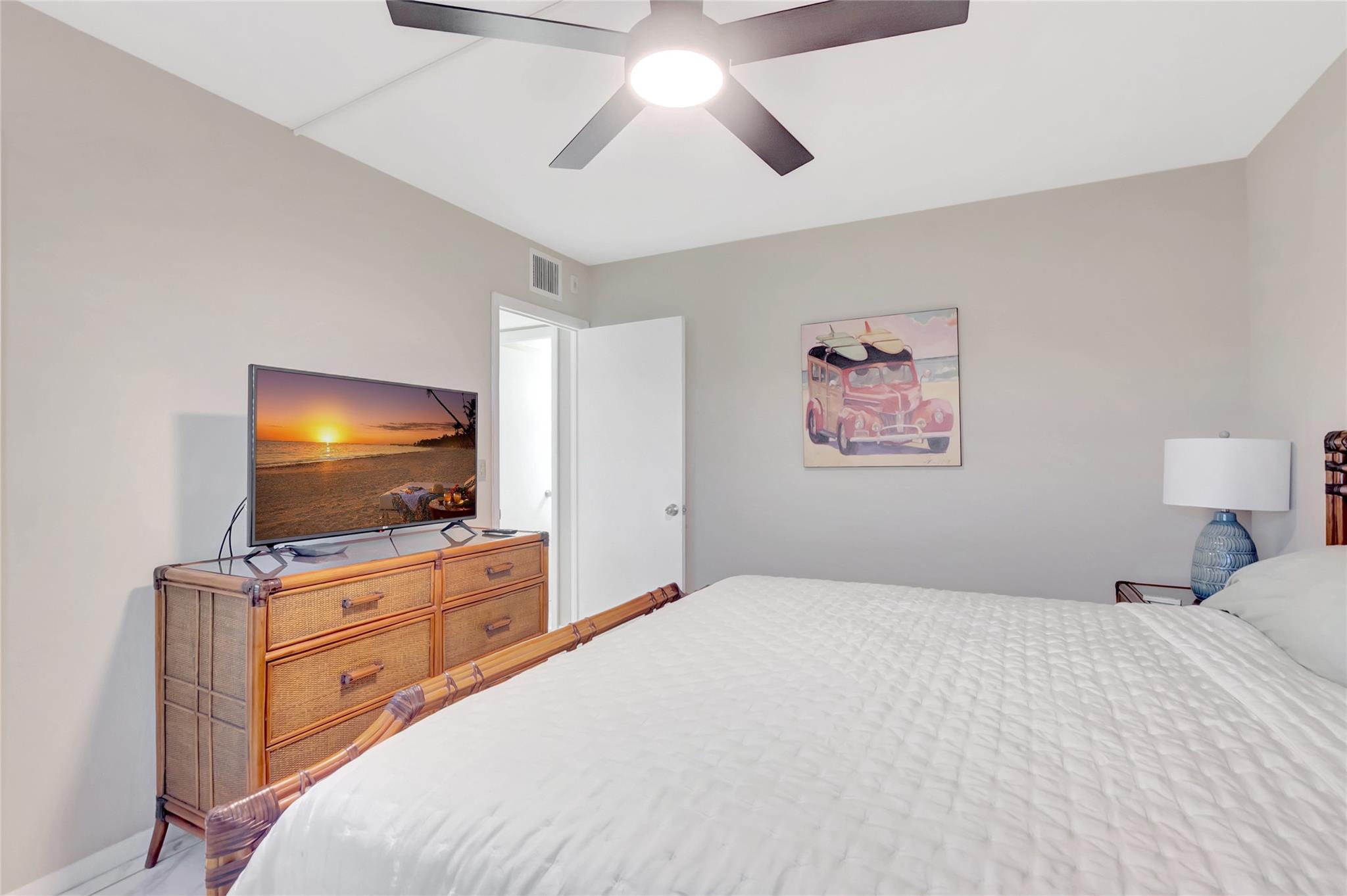RIVER HOUSE TOWERS CONDO - Residential