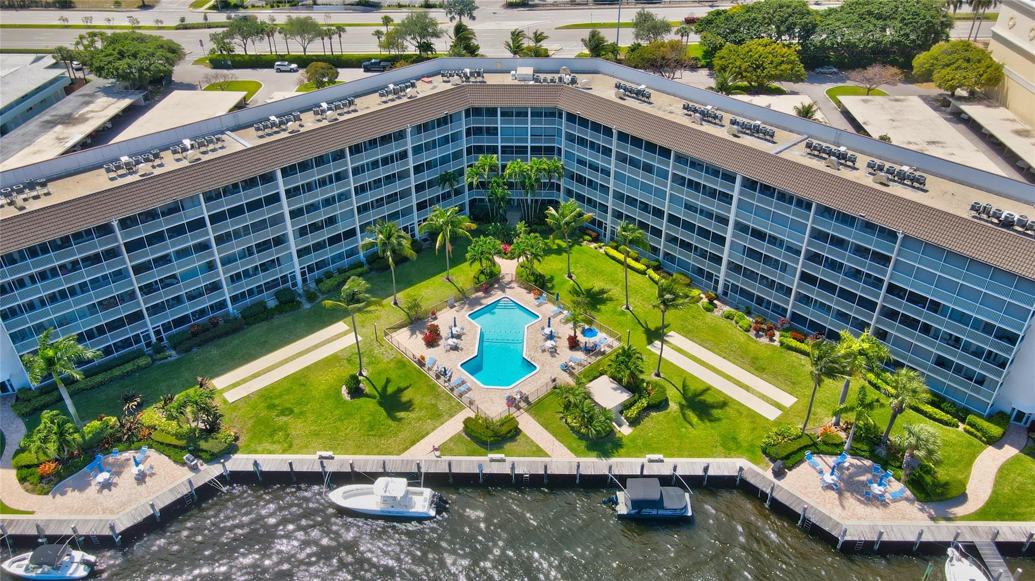 RIVER HOUSE TOWERS CONDO - Residential