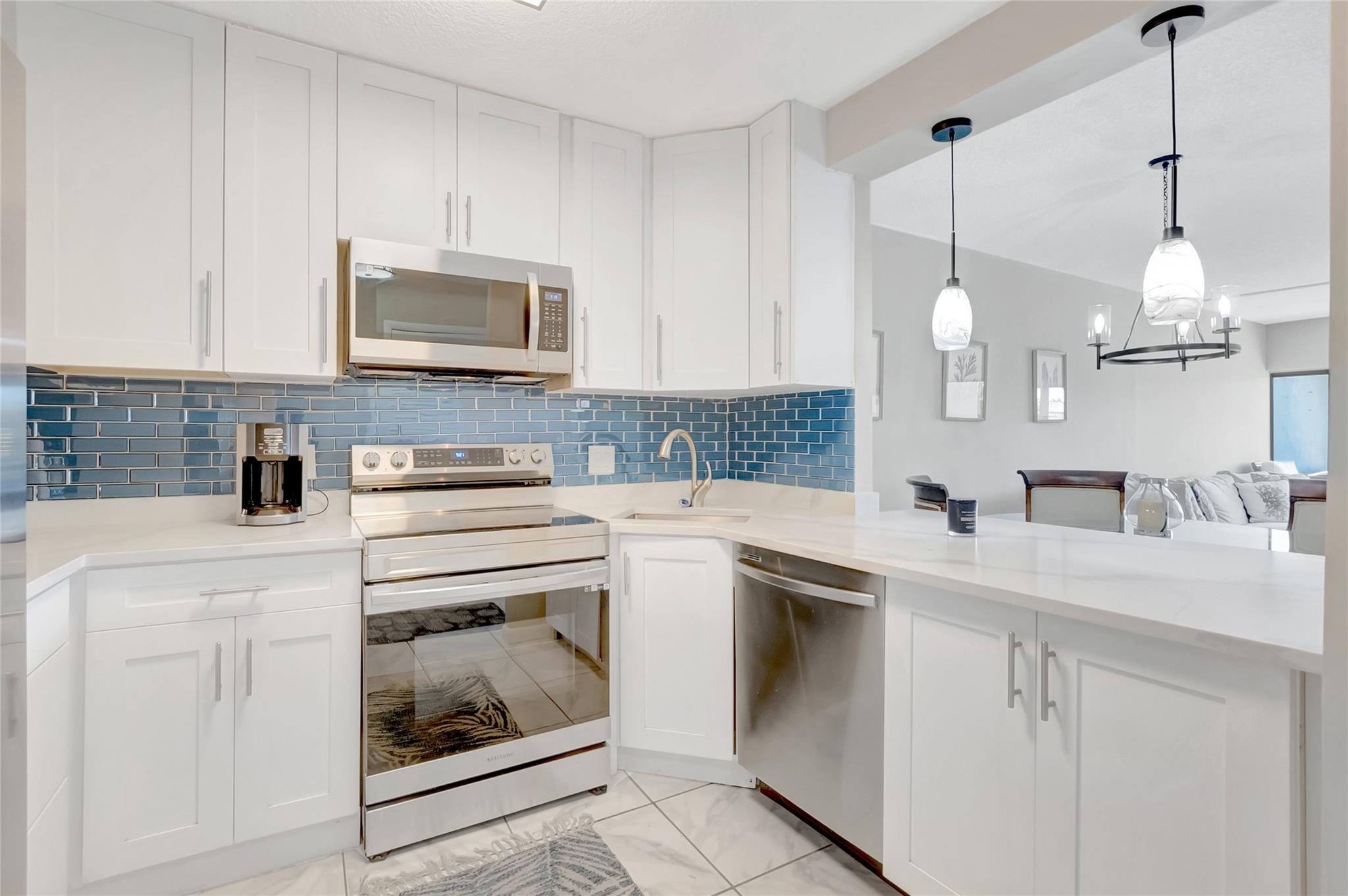 RIVER HOUSE TOWERS CONDO - Residential