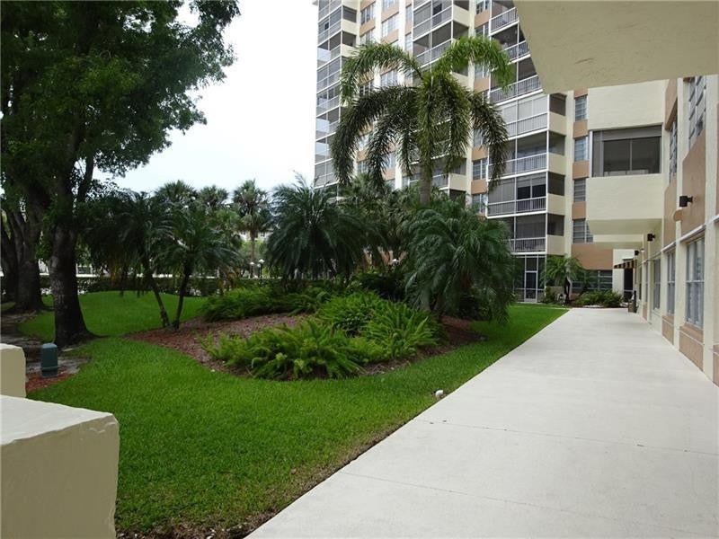 10777 W Sample Road 1104
