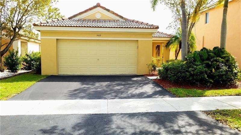 Photo of 1409 Sabal Trail, Weston, FL 33327 (MLS # B26043764)