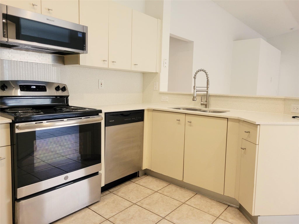Photo of 1409 Sabal Trail, Weston, FL 33327 (MLS # B26043764)