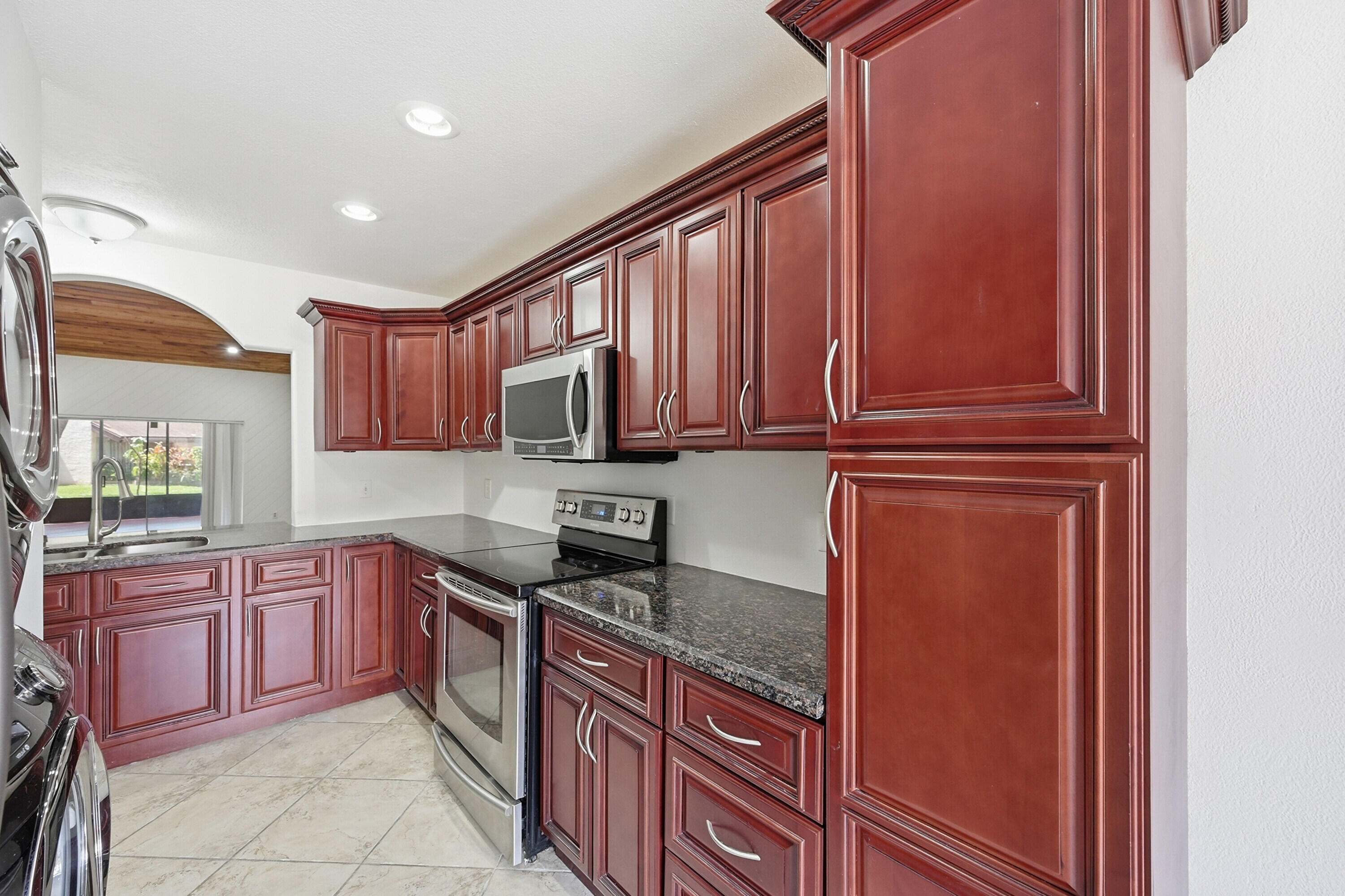 MAPLELEAF PATIO VILLAS AT - Residential