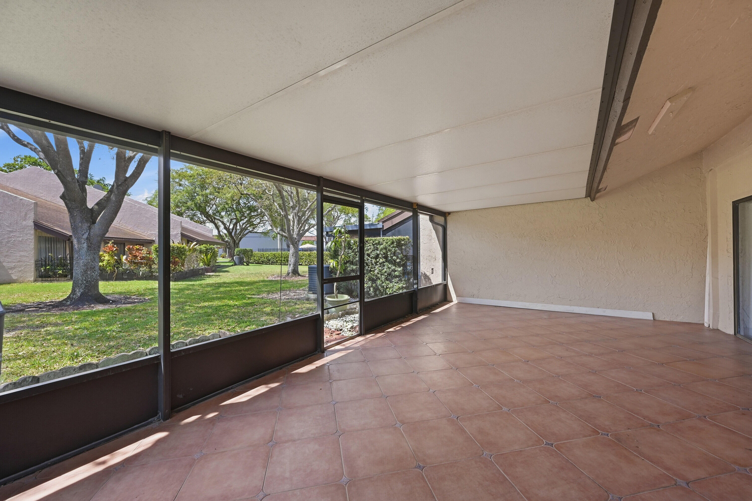 MAPLELEAF PATIO VILLAS AT - Residential