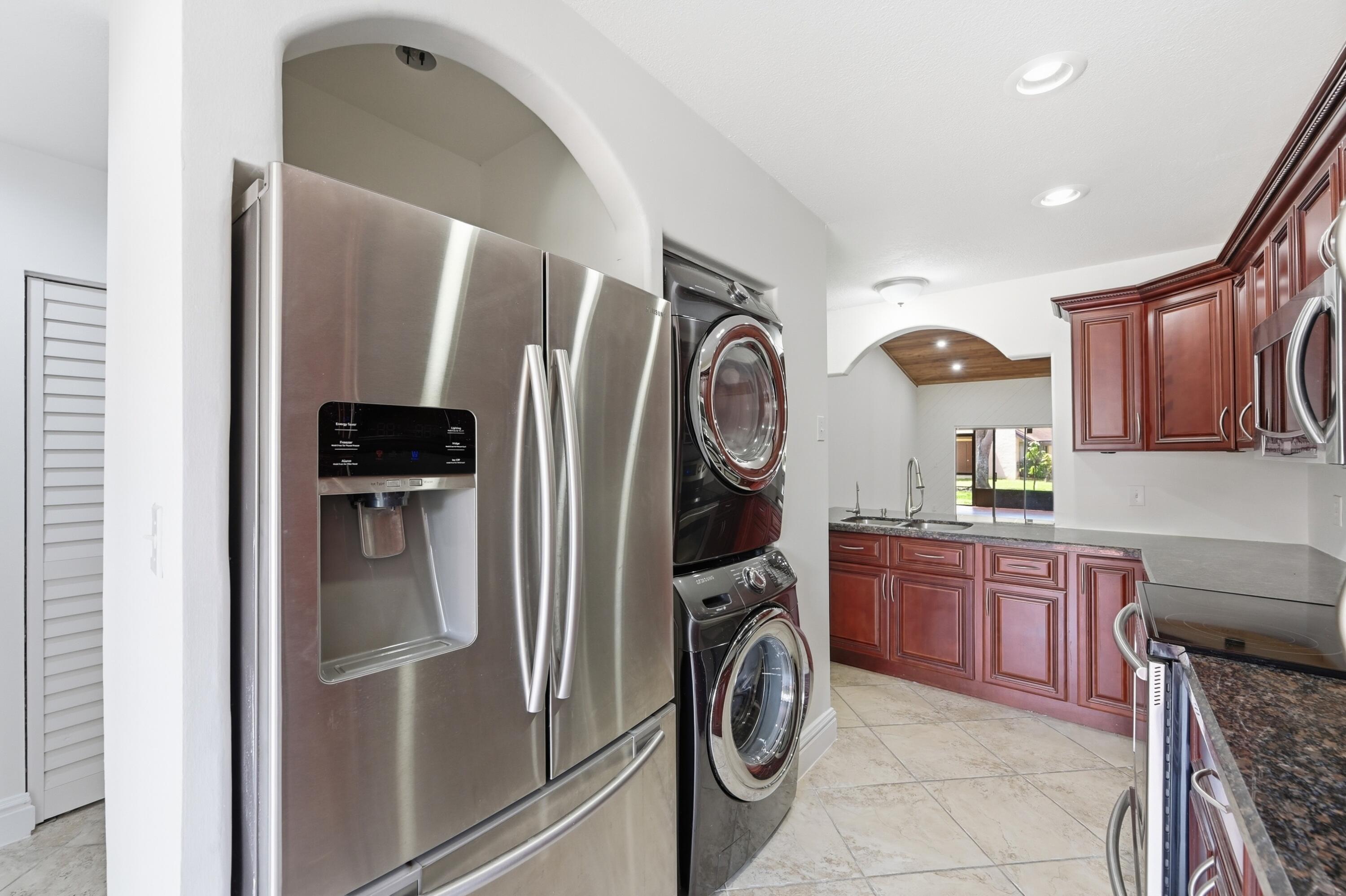 MAPLELEAF PATIO VILLAS AT - Residential