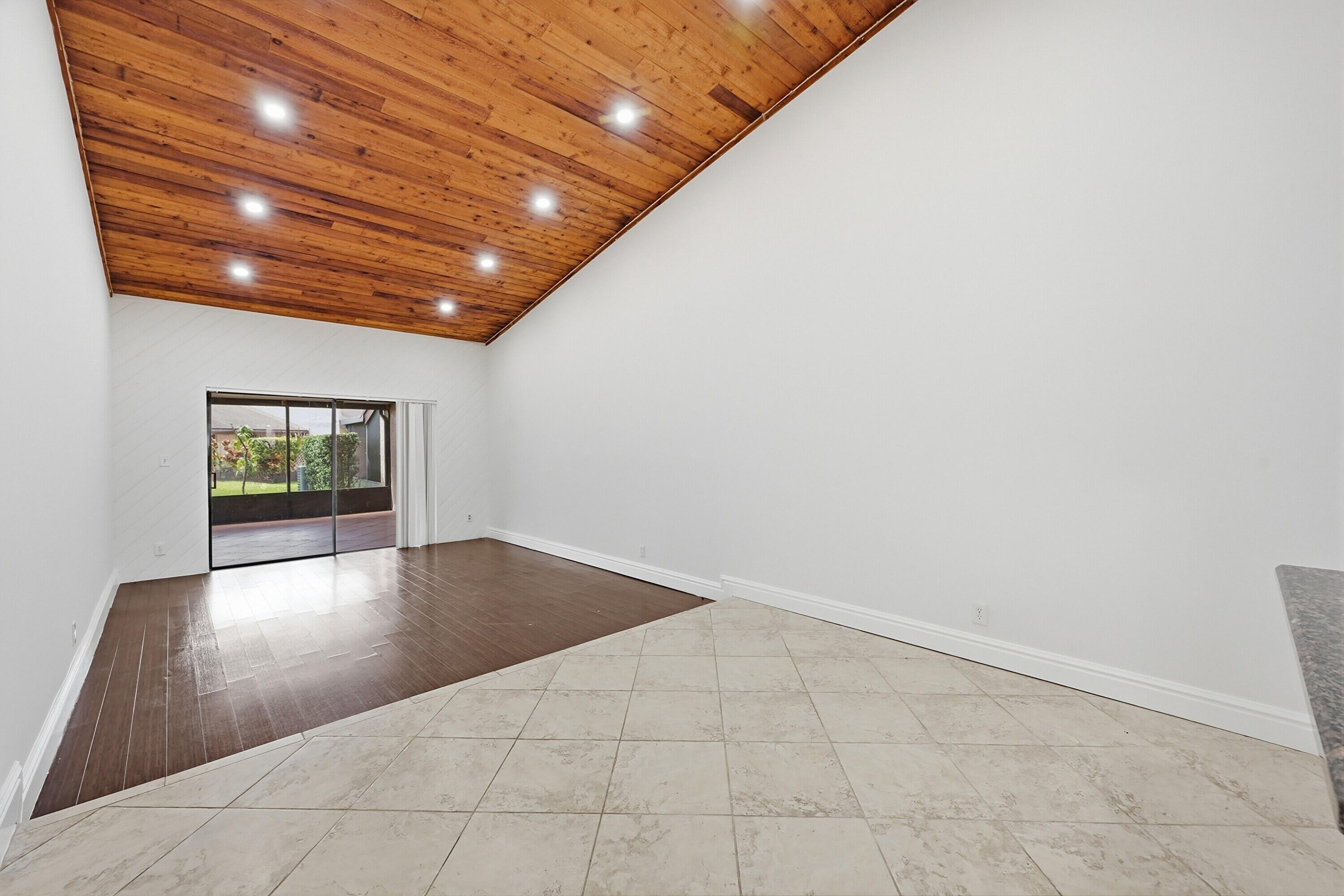 MAPLELEAF PATIO VILLAS AT - Residential