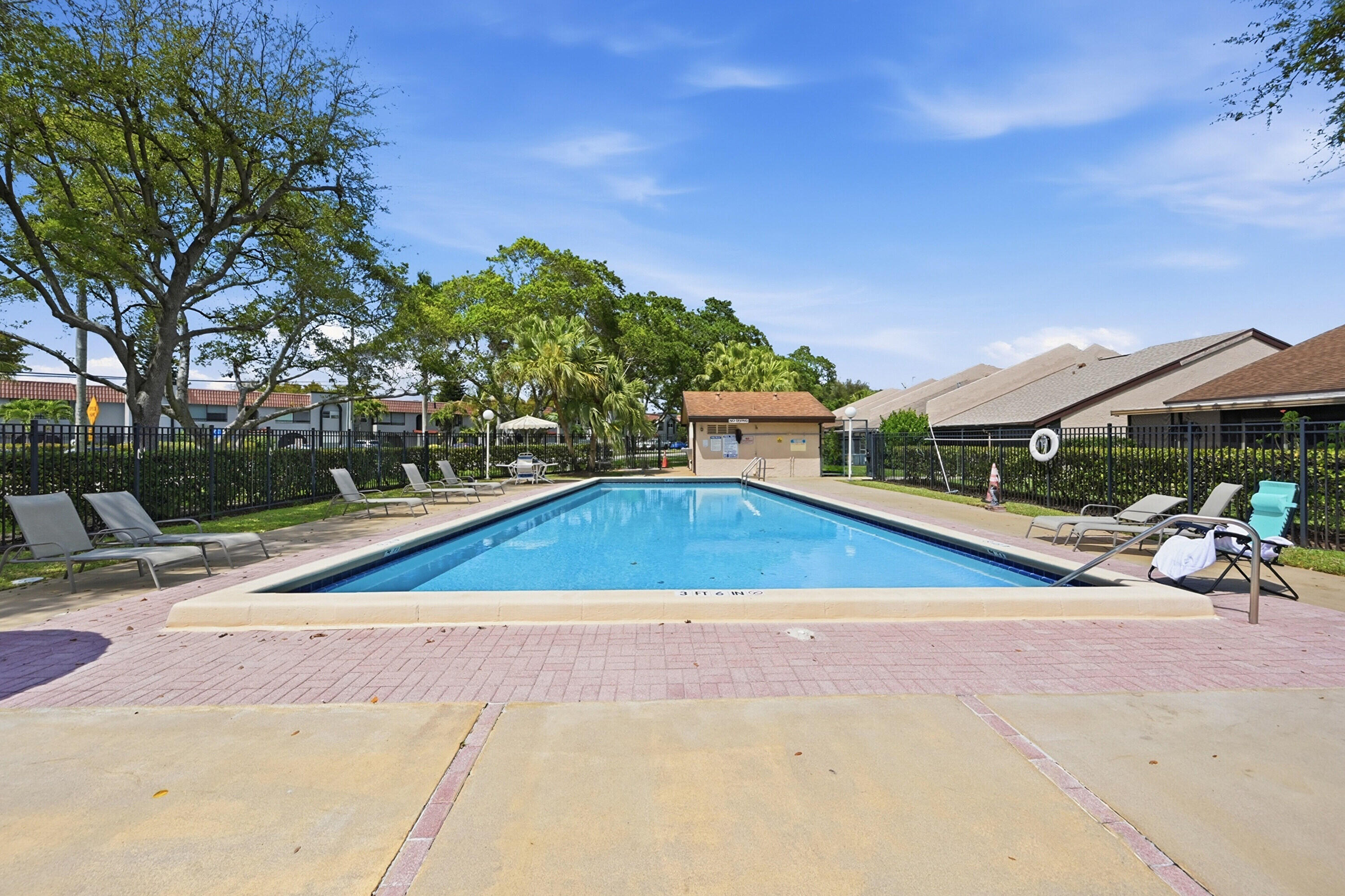 MAPLELEAF PATIO VILLAS AT - Residential