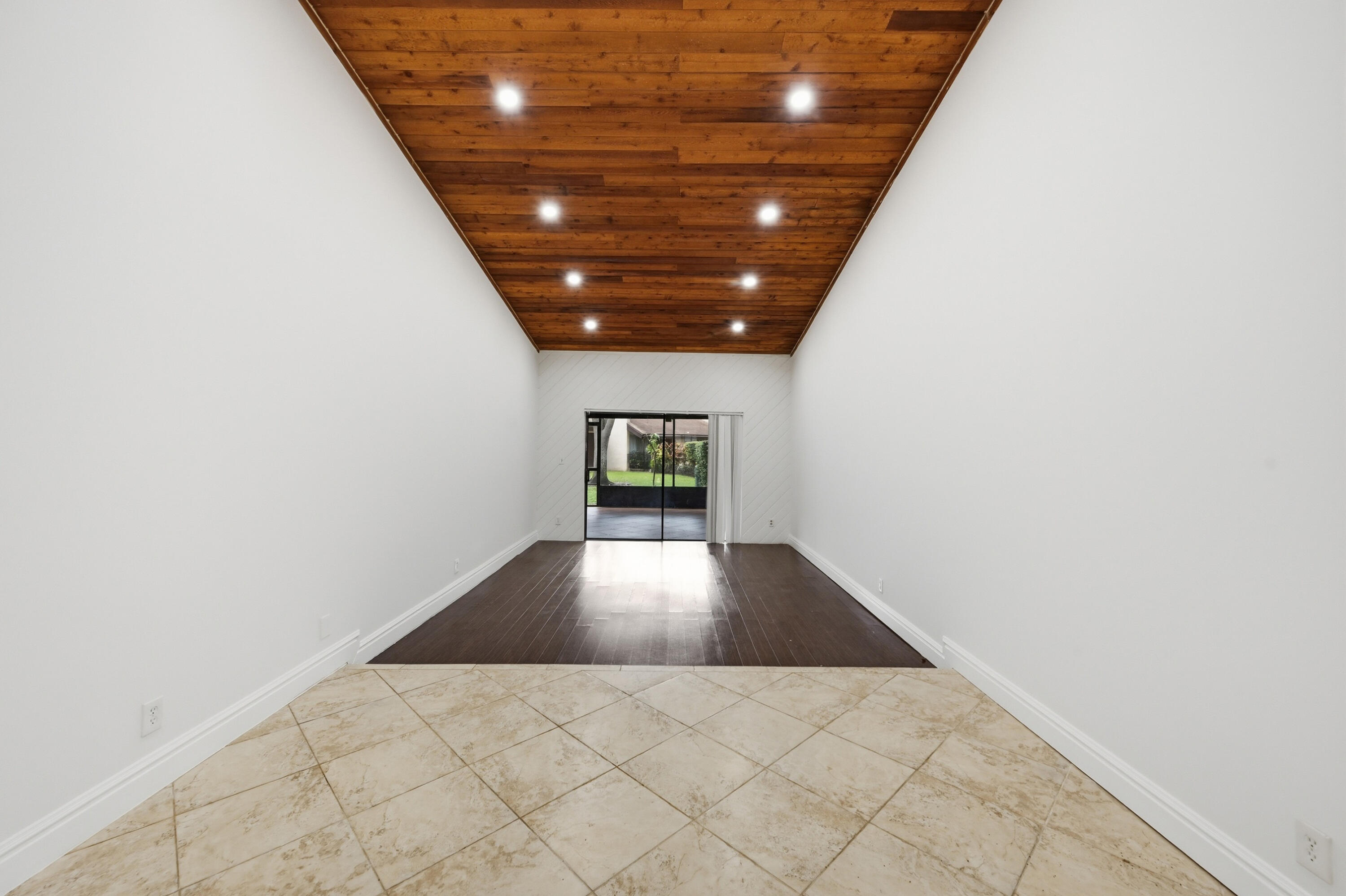 MAPLELEAF PATIO VILLAS AT - Residential