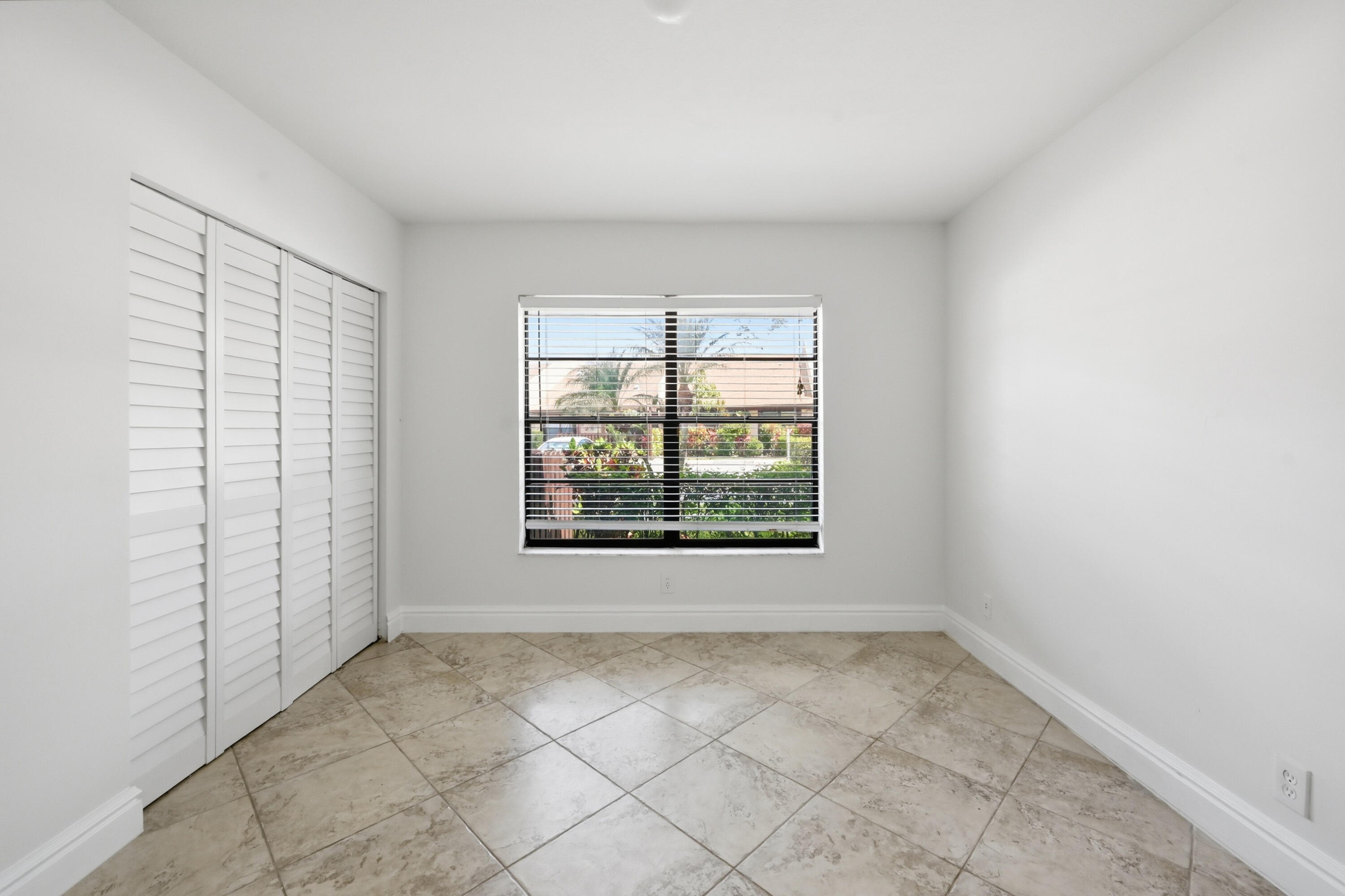 MAPLELEAF PATIO VILLAS AT - Residential