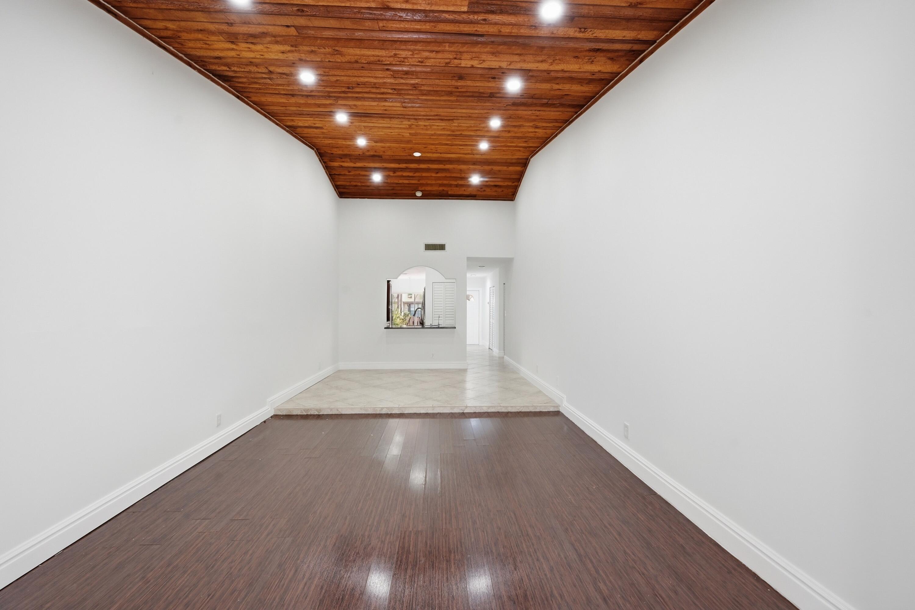 MAPLELEAF PATIO VILLAS AT - Residential