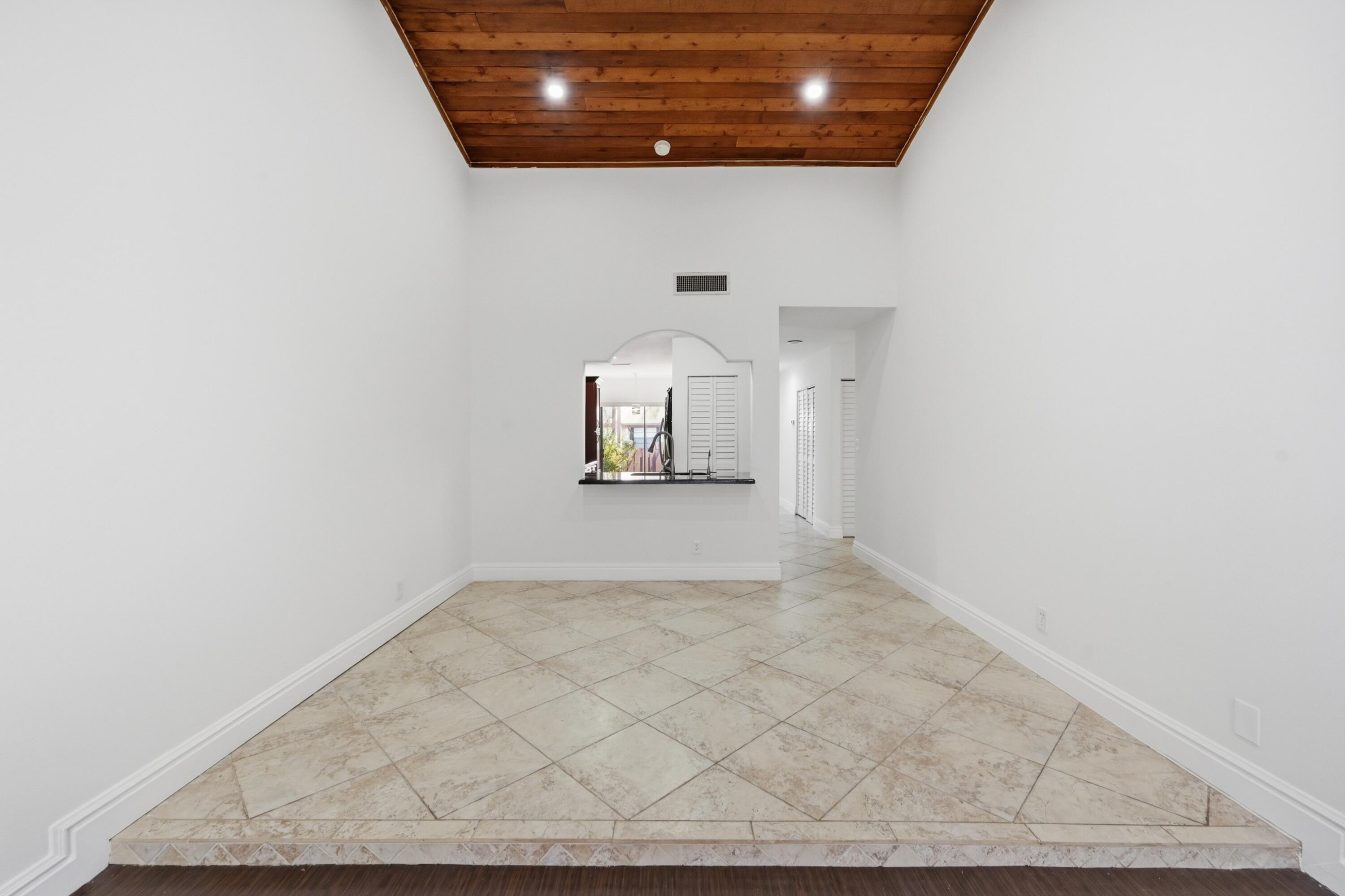 MAPLELEAF PATIO VILLAS AT - Residential