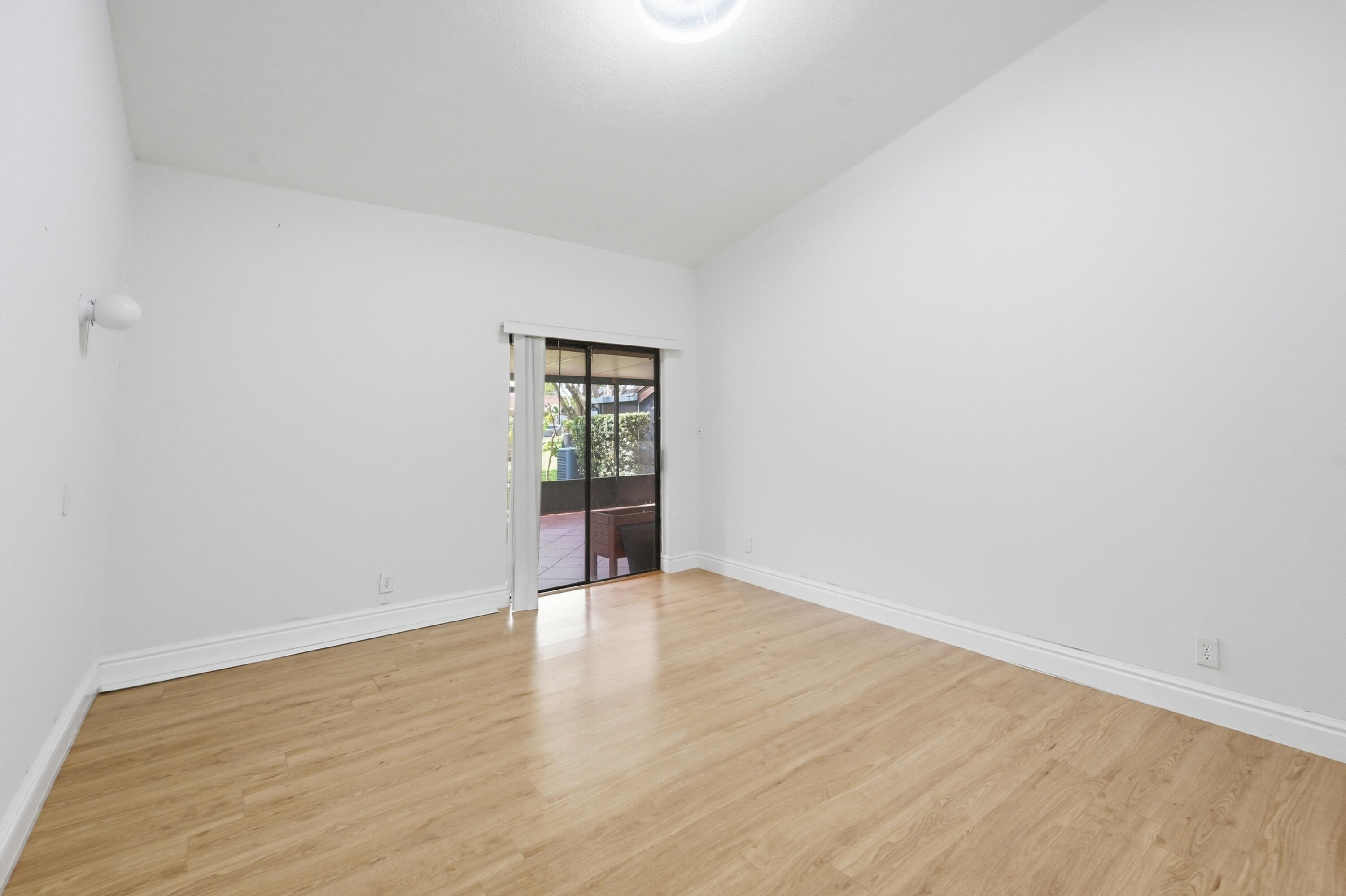 MAPLELEAF PATIO VILLAS AT - Residential