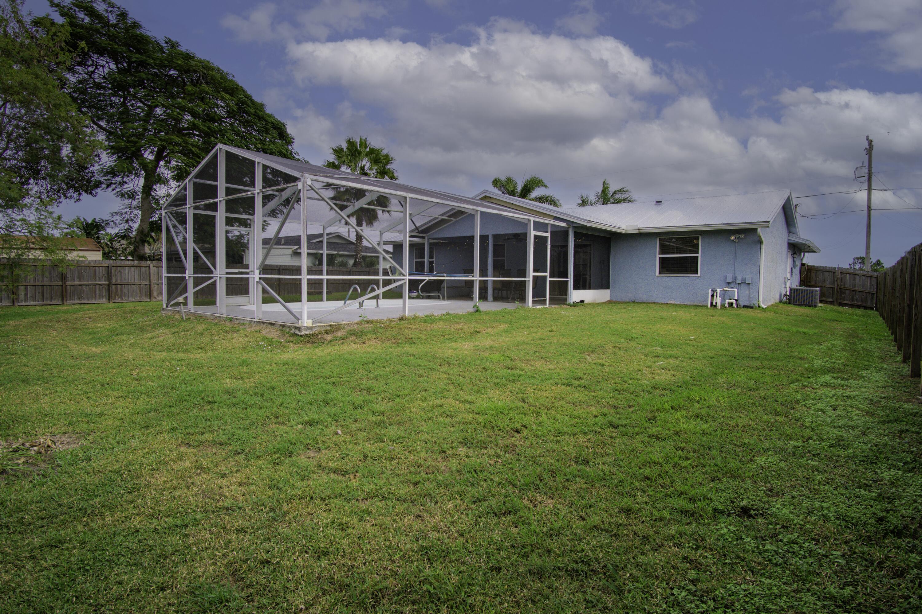 PORT ST LUCIE SECTION 33 - Residential