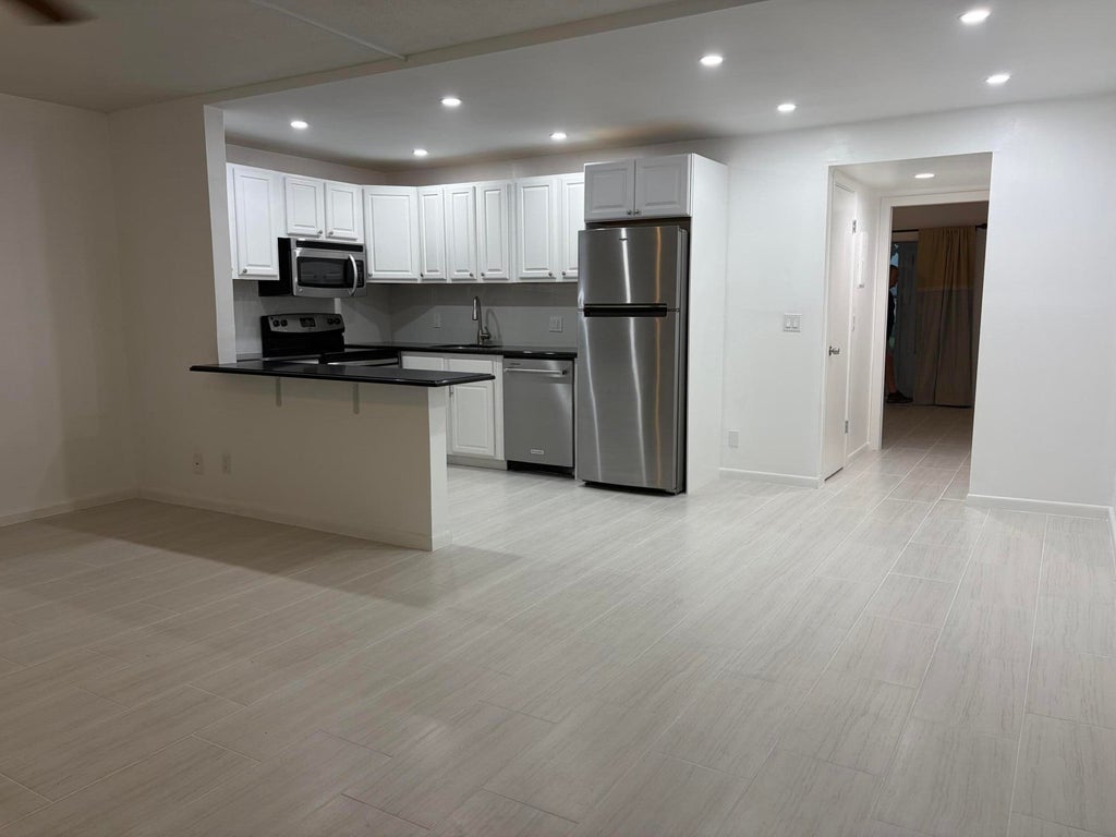 Photo of 253 NEWPORT P #253, Deerfield Beach, FL 33442 (MLS # B26079352)