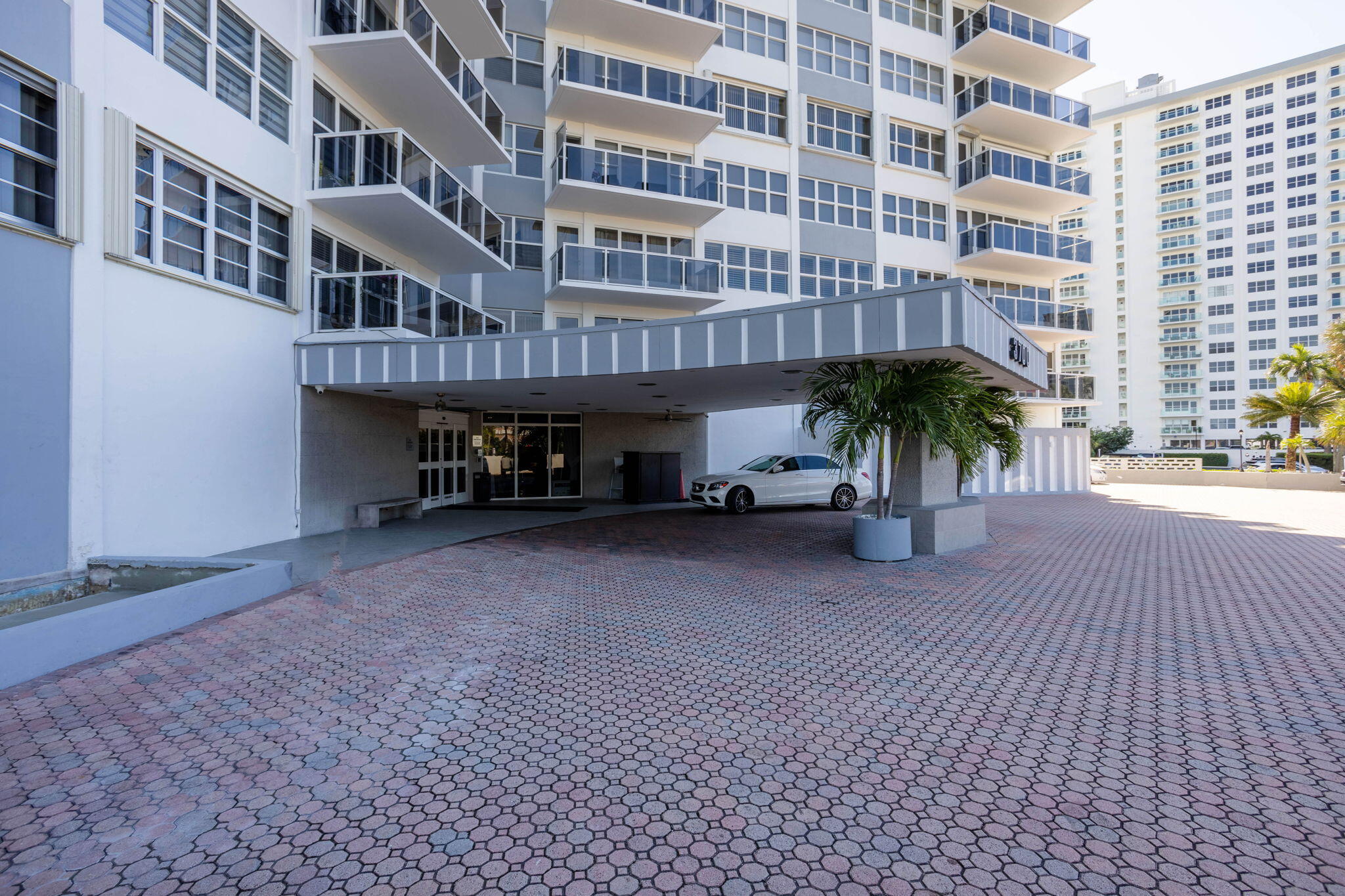 3700 Galt Ocean Drive 214