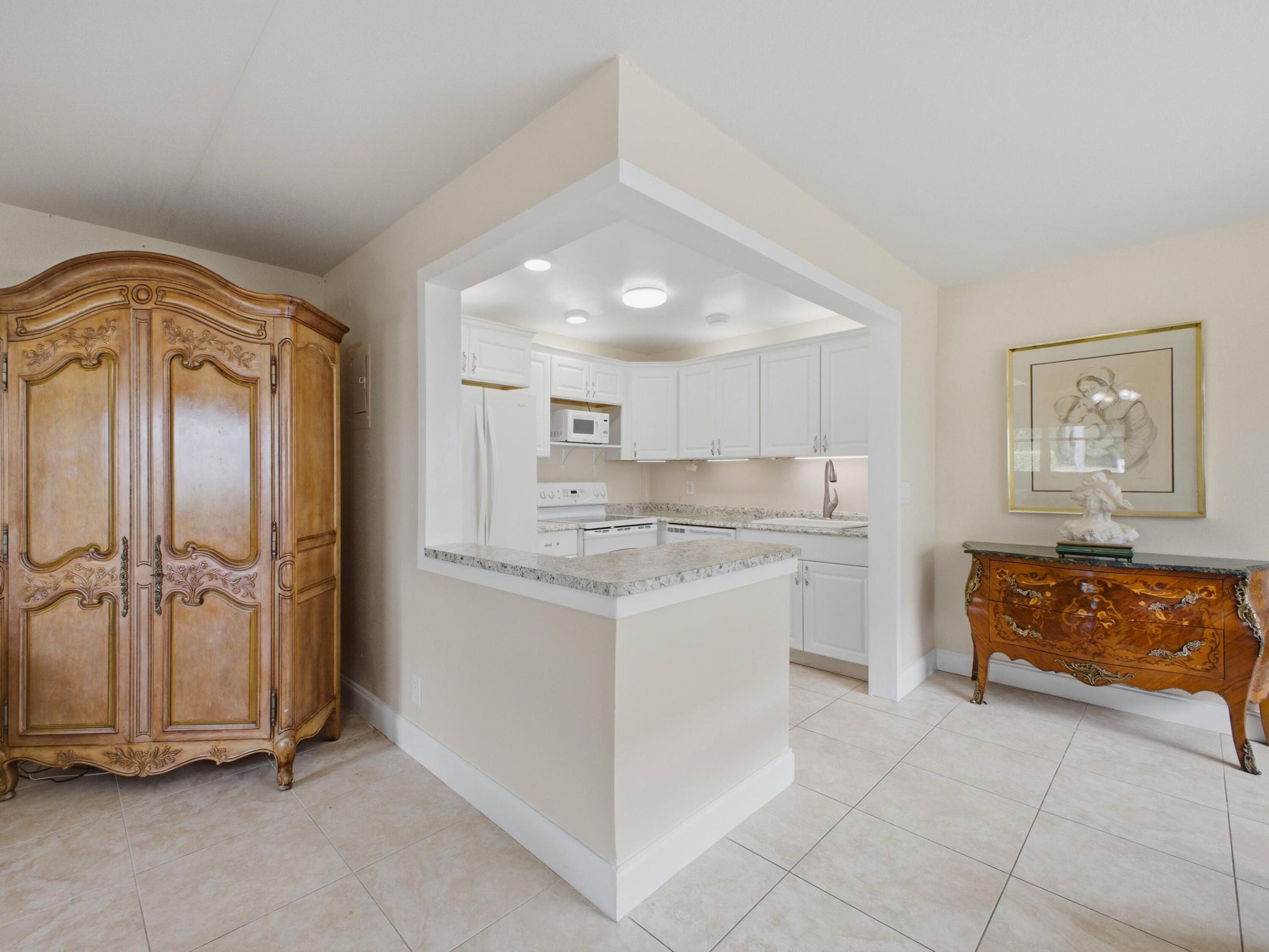 KINGS POINT TUSCANY CONDOS - Residential