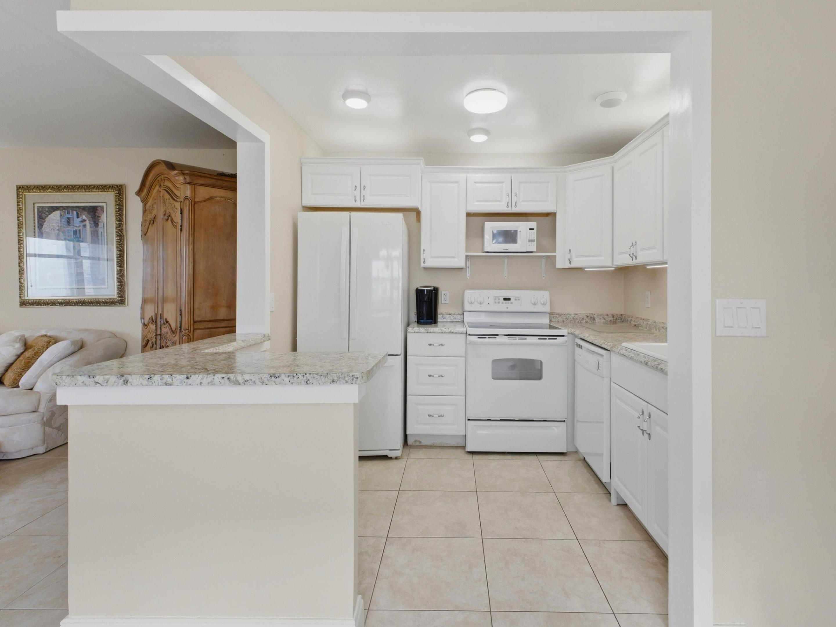 KINGS POINT TUSCANY CONDOS - Residential