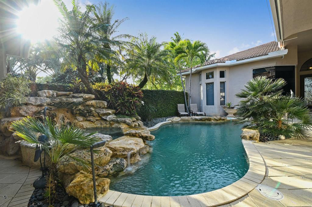 Photo of 501 Les Jardin Drive, Palm Beach Gardens, FL 33410 (MLS # R10689249)