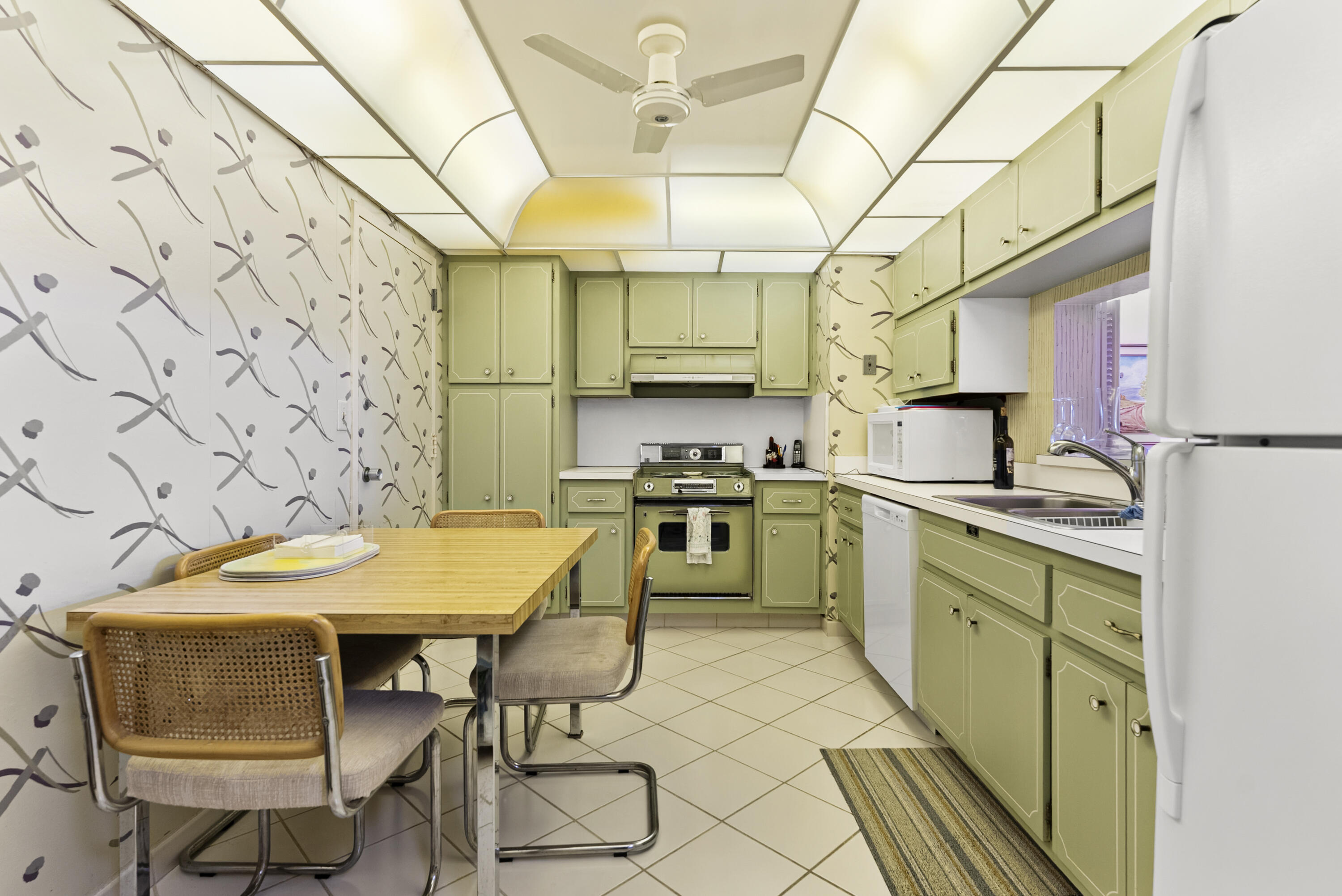 OPAL TOWERS CONDO - Residential