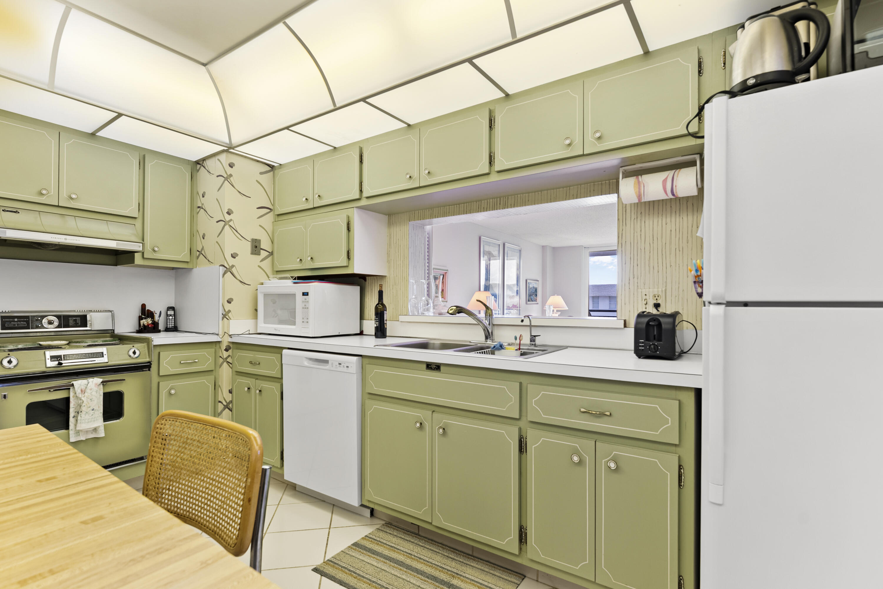 OPAL TOWERS CONDO - Residential