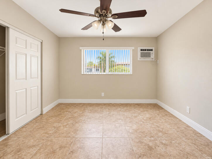540 NE 44TH Street 14