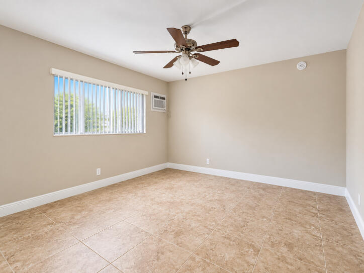 540 NE 44TH Street 14