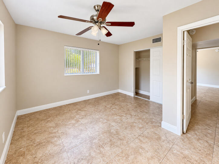 540 NE 44TH Street 14