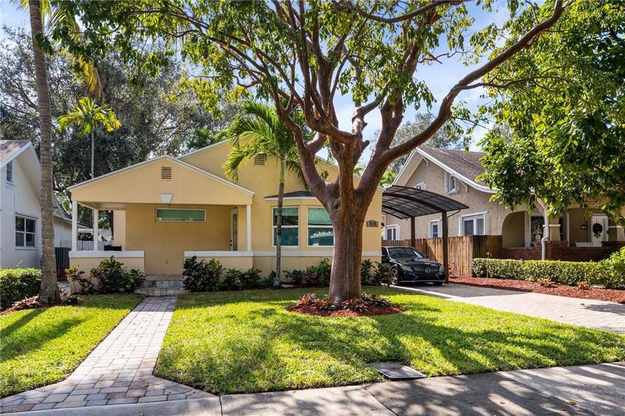 Beautiful 4/3 home with an unbelievable location, minutes from Las Olas, Downtown, and Ft lauderdale Beaches. Very easy access to US1. Accommodating parking in front including a carport. Wooden and Marble floors throughout the home (no carpet anywhere). Marble countertops and spacious kitchen with updated appliances complemented by ample natural lighting thanks to large windows and 2 skylights. Cozy, updated guesthouse in the backyard which has been proven to do great in short term rentals. Many updates/upgrades have been made in the last year such as: Painting of both Main and Guest House (interior and exterior), whole roof redone, backyard completely redone. Dont hesitate to ask for a showing!