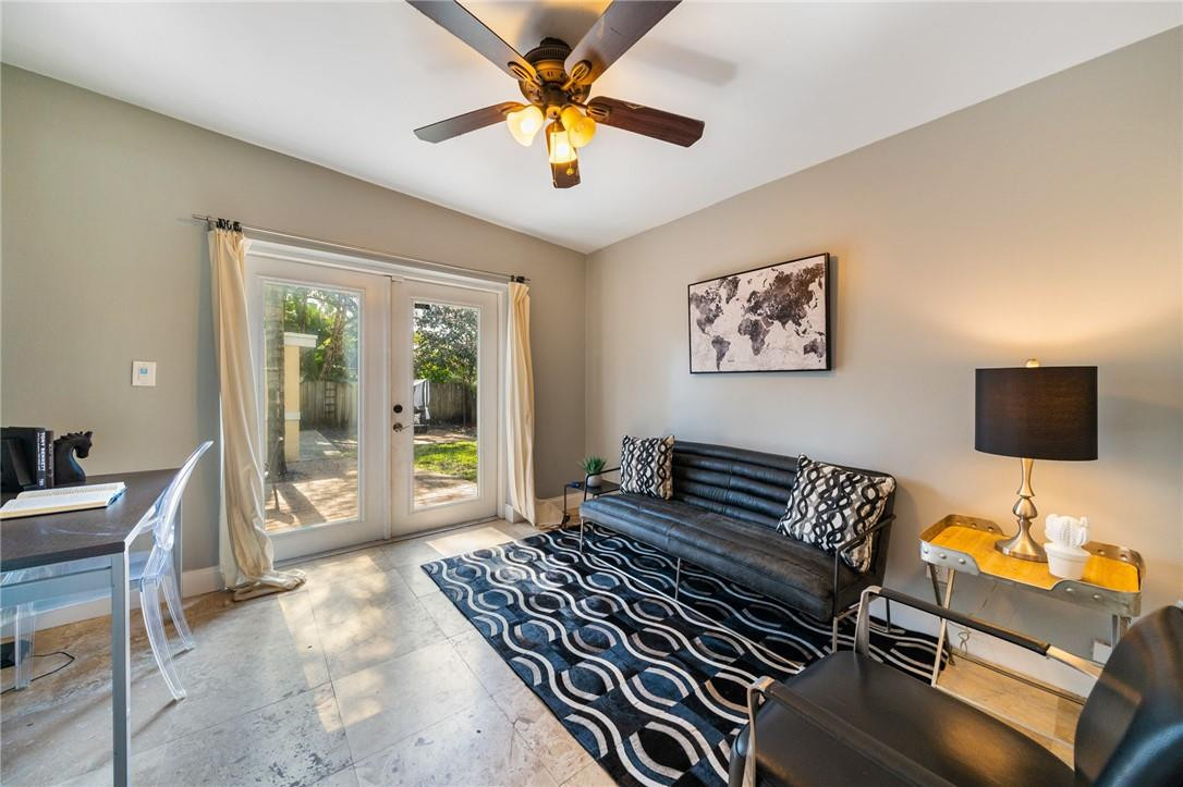 RIO VISTA C J HECTORS RES - Residential