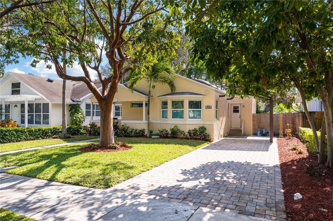 RIO VISTA C J HECTORS RES - Residential