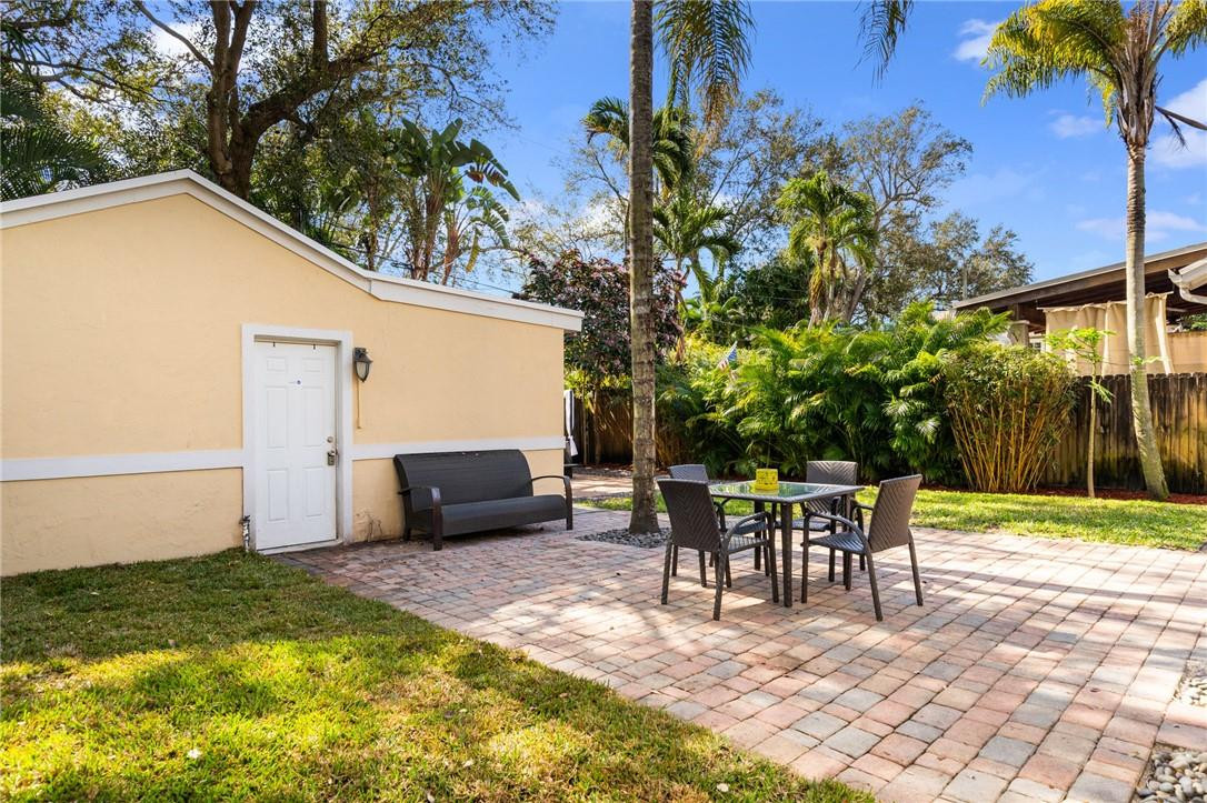 RIO VISTA C J HECTORS RES - Residential