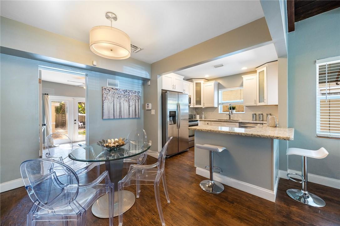 RIO VISTA C J HECTORS RES - Residential