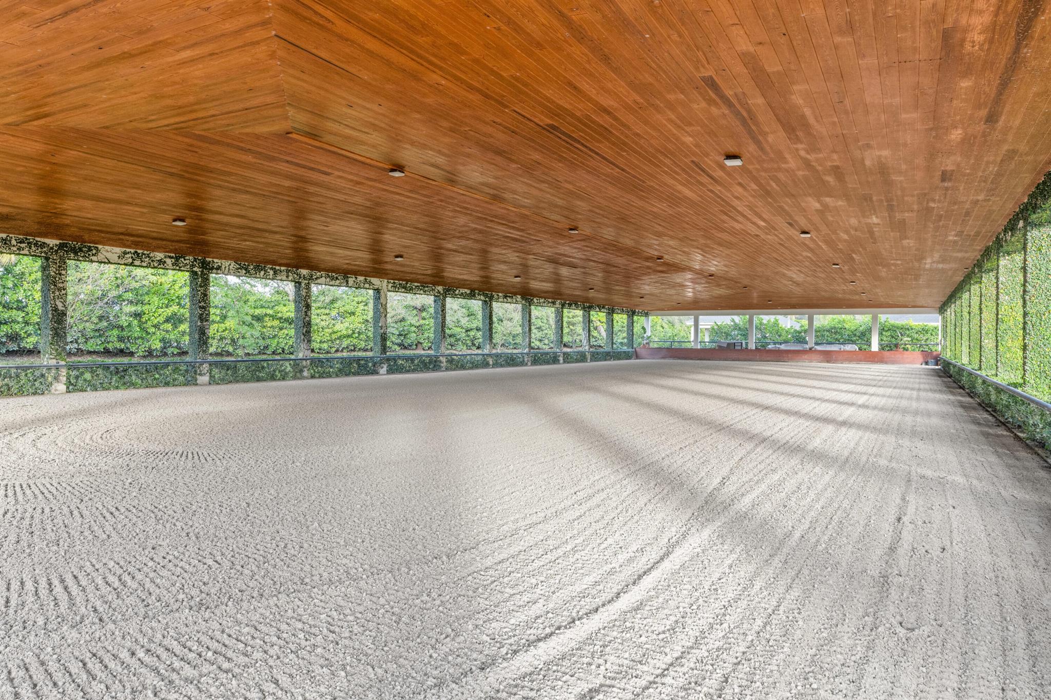 SADDLE CLUB OF WELLINGTON - Residential